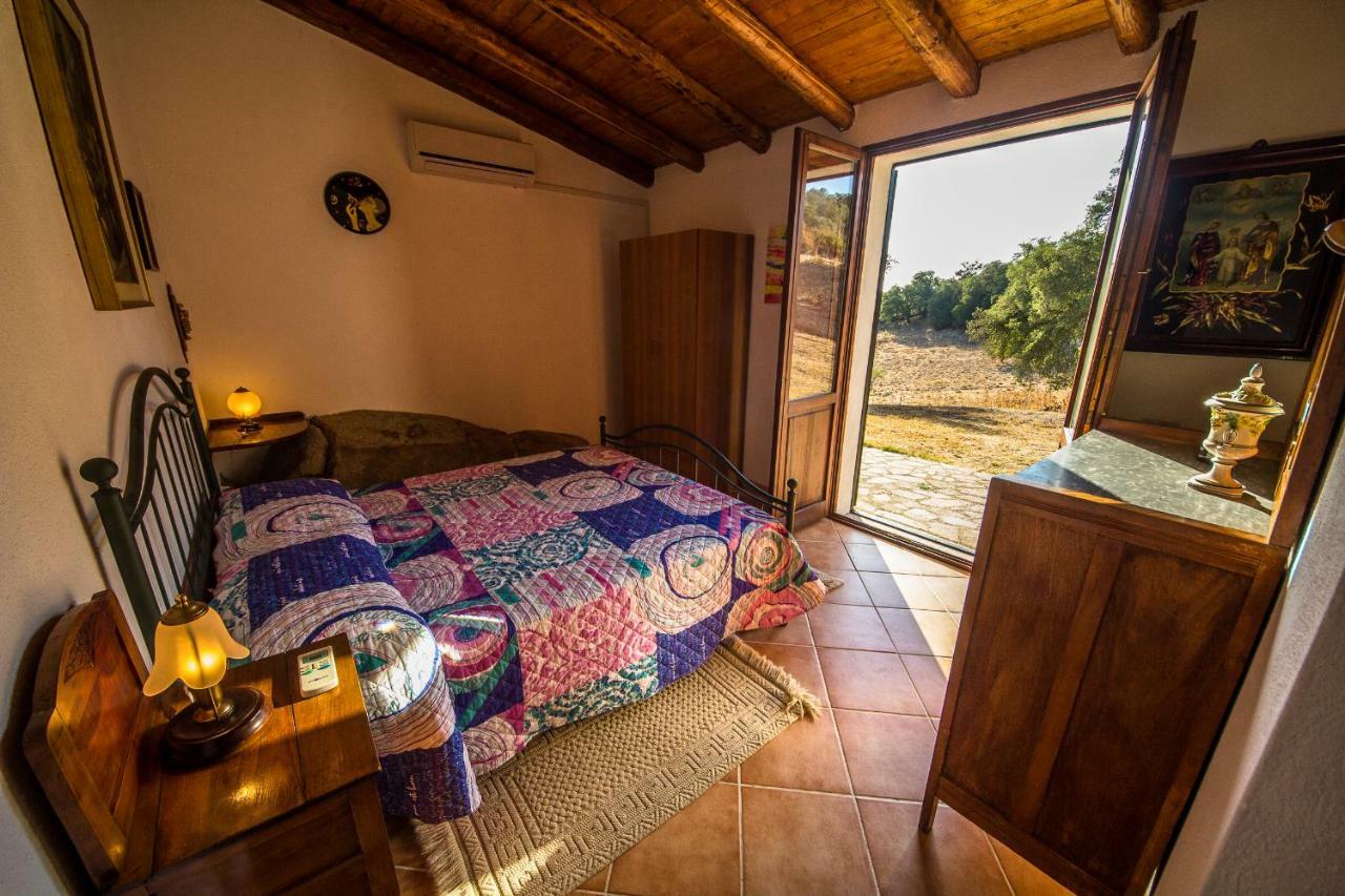 B&B I Menhir Sorgono Buitenkant foto
